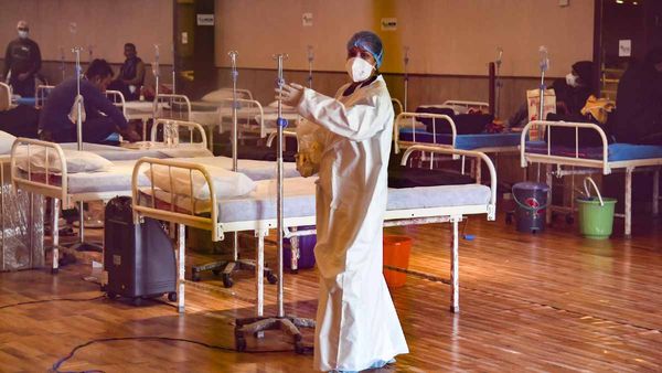 'चौथी लहर की आशंका नहीं', कोरोना के बढ़ते मामलों के बीच एक्सपर्ट का राहत भरा दावा