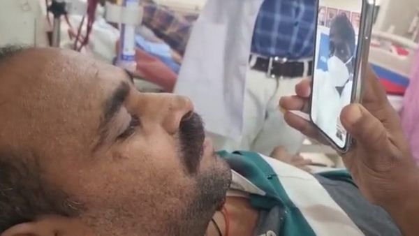 Dewas news: जिला अस्पताल में भर्ती मरीजों को आया स्वास्थ्य मंत्री का वीडियो कॉल, हुई ये बात