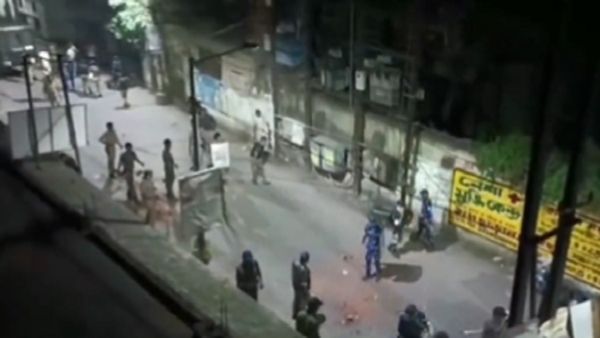 पश्चिम बंगाल के हुगली में बीती रात फिर से भड़की हिंसा, रेलवे स्टेशन के बाहर पुलिस से झड़प