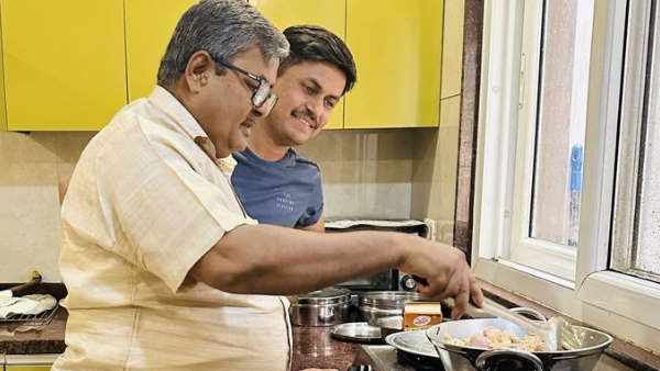 छत्तीसगढ़: IAS अवनीश शरण ने पिता के साथ किचन में पकाया खाना, Social Media पर लोगों को काफी पसंद आया अंदाज़