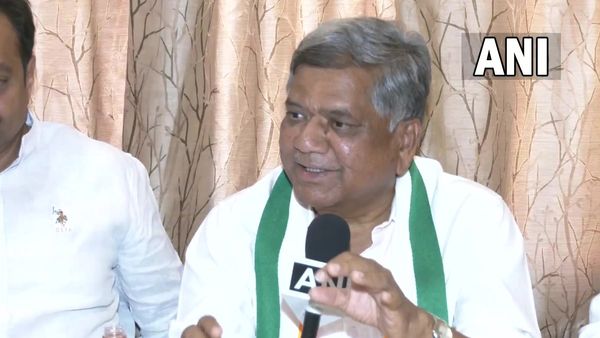 'कई लोग कांग्रेस में शामिल हुए, हमले मुझ पर ही हो रहे', अमित शाह-येदियुरप्पा के निशाने पर बोले जगदीश शेट्टार