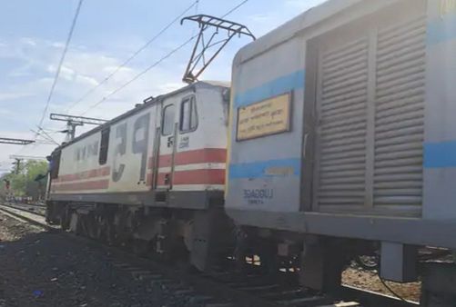 मालगाड़ी की ट्राॅली का पहिया पटरी पर घिसट रहा था, कर्मचारी ने देखा तो रुकवाई ट्रेन