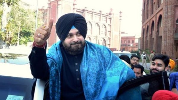 'पता नहीं अधिकारी क्यों कर रहे हैं देरी', नवजोत सिंह सिद्धू को जेल से बाहर आने में समय लगने पर बोले उनके बेटे