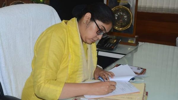 Indore news: नवागत निगमायुक्त हर्षिका सिंह ने संभाला कार्यभार, शहरवासियों से की खास अपील