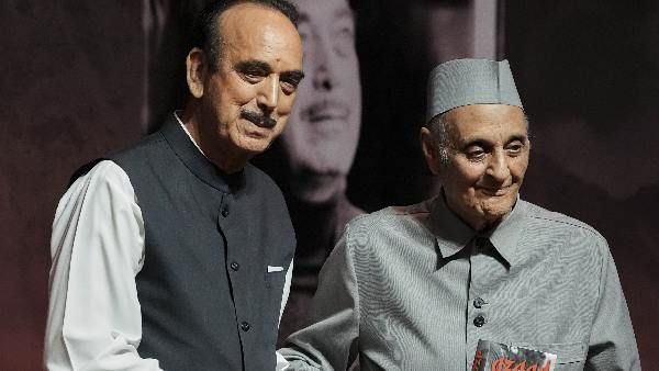 राहुल गांधी के विदेशों में भी 'अवांछनीय कारोबारियों' से संबंध, गुलाम नबी आजाद ने परिवार को भी घेरा