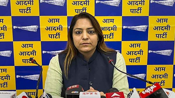 दिल्ली मेयर ने अधिकारियों को दिए कड़े निर्देश, काम न करने वाले MCD कर्मचारियों की बनाएं लिस्ट