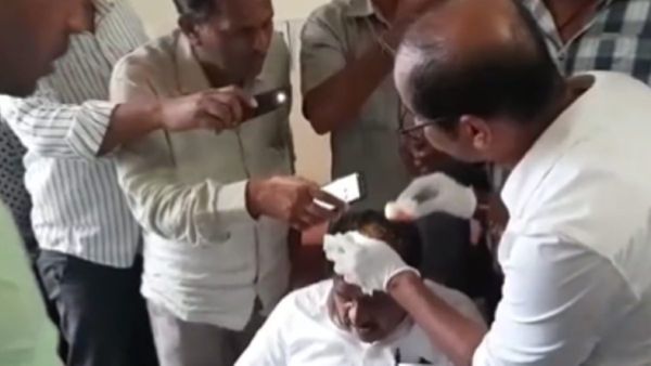 Karnataka: तुमकूर में कांग्रेस के रोड शो में पथराव, पूर्व डिप्टी सीएम जी परमेश्वर सिर में घाव