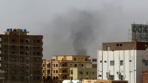 Sudan Violence: खार्तूम में सेना और अर्धसैनिक रैपिड फोर्स के बीच लड़ाई तेज, भारतीय दूतावास ने जारी की एडवाइजरी