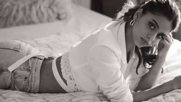 Suhana Khan Photoshoot: शाहरुख खान की बेटी सुहाना खान के फोटोशूट ने मचाई तबाही, बेड पर लेटकर दिया ऐसा पोज