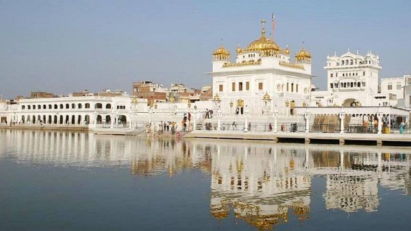 Punjab: तरनतारन में गुरुद्वारे की पार्किंग में बम मिलने से मचा हड़कंप, मौके पर पहुंची पुलिस की टीम, जांच जारी