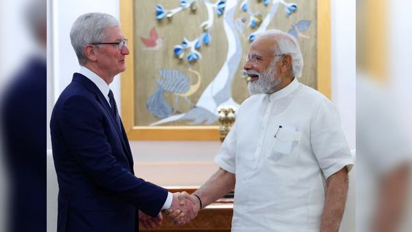 दिल्ली में Apple Store की ओपनिंग से पहले टिम कुक की पीएम मोदी से मुलाकात, तस्वीर की साझा