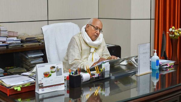 यूपी कृषि मंत्री सूर्य प्रताप शाही कोरोना संक्रमित, लखनऊ शहर में बढ़ रहे नए केस