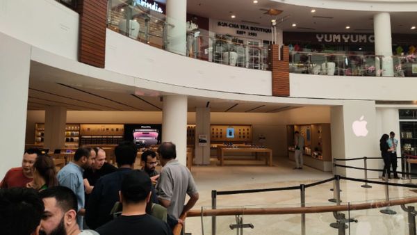 मुंबई के बाद अब दिल्ली में खुला देश का दूसरा Apple स्टोर, टिम कुक ने किया उद्घाटन