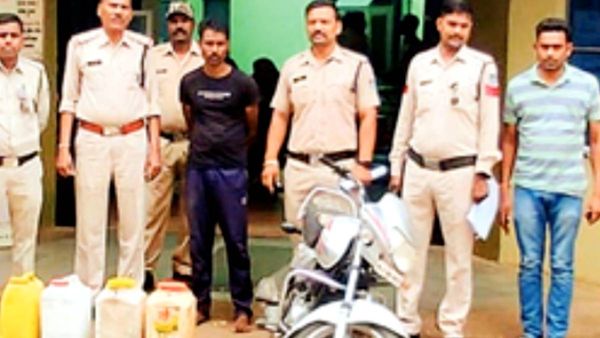 नर्मदा पुरम: सिवनी मालवा पुलिस ने 62 लीटर अवैध शराब के साथ आरोपी को धर दबोचा