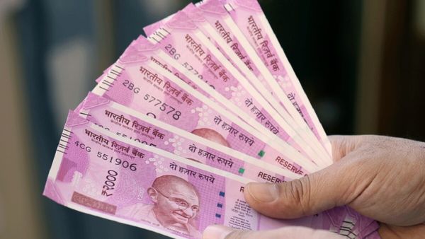 2000 Rupee Note News: 2016 में हुई नोटबंदी में कितनी बार बदले गए थे नियम, इस बार भी क्या होगा बदलाव?