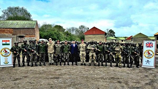 Ajeya Warrior: दो देशों के सैनिकों का संयुक्त अभ्यास, ब्रिटिश सरजमीं पर दिखा भारत का सैन्य कौशल