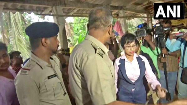 Medinipur Egra Blast: मानवाधिकार आयोग की टीम फैक्ट्री पहुंची, पटाखों के धमाके में 9 लोगों की हुई है मौत