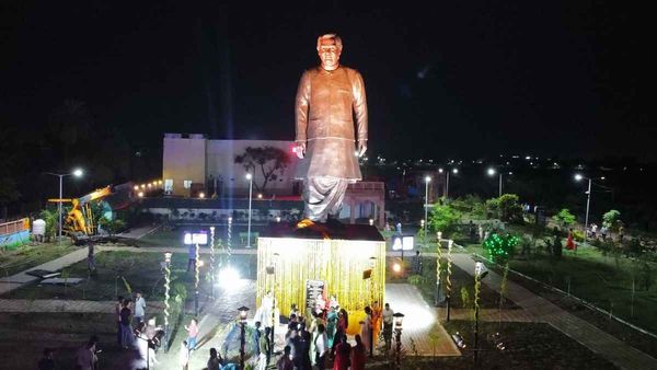 MP: सागर में देश के सबसे बड़े 'अटल', 51 फीट की कांस्य प्रतिमा का अनावरण