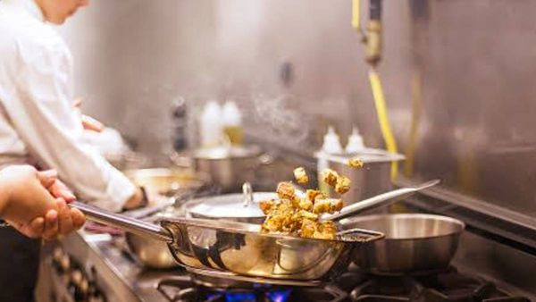 MP टूरिज्म के होटलों में नॉनवेज और वेज के लिए किचन में अलग-अलग होंगे सेक्शन, पर्यटन विभाग ने जारी किए निर्देश