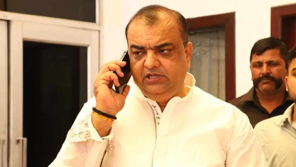 अब भाजपा MLA आकाश सक्सेना की विधायकी पर खतरा! रामपुर में तोड़ा था आजम खान का सियासी किला