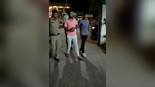 Indore news: महिलाओं को परेशान करने वाला सिरफिरा पकड़ाया, लोगों ने ली चैन की सांस