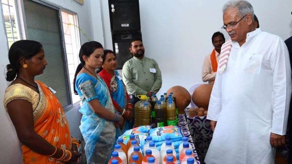 CM भूपेश बघेल ने अकलतरी में ग्रामीण  औद्योगिक पार्क का किया निरीक्षण