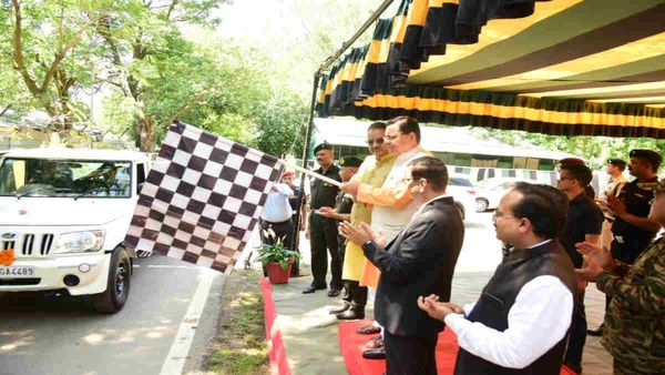  मुख्यमंत्री पुष्कर सिंह धामी ने इको टास्क फोर्स को उपलब्ध कराए गए वाहनों को फ्लैग ऑफ किया