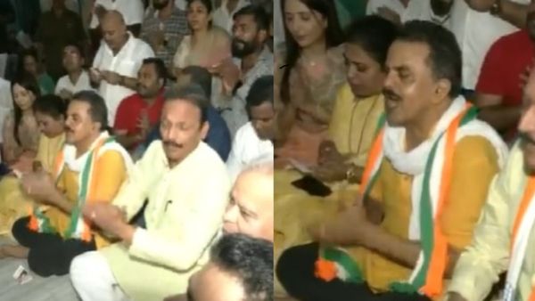 बजरंग दल विवाद और कर्नाटक जीत के बाद संजय निरुपम समेत कांग्रेस नेताओं ने किया हनुमान चालीसा का पाठ, VIDEO