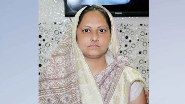 Dadri Nagar Palika: लगातार तीसरी बार जीतीं गीता शर्मा, पति की कर दी गई थी हत्या