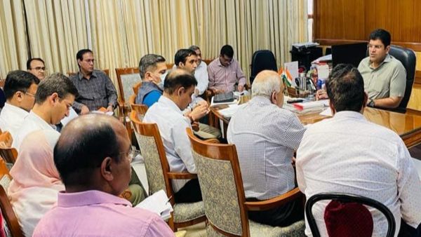 सितंबर तक जींद मेडिकल कॉलेज की ओपीडी शुरू करें अधिकारी: दुष्यंत चौटाला