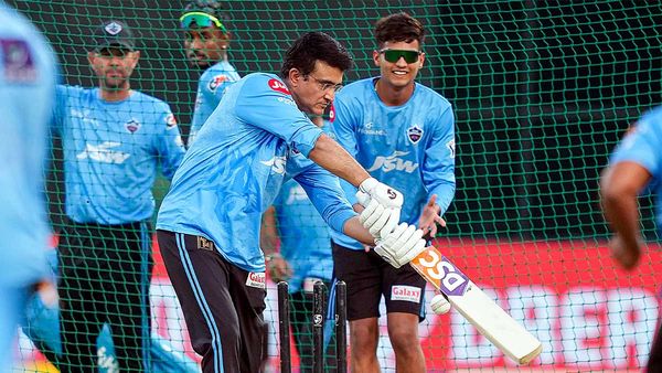 DC vs RCB: ये तीन बल्लेबाज बना सकते हैं आज के मैच में सर्वाधिक रन, दिल्ली के पास है केवल डेविड वार्नर