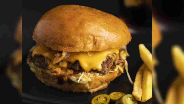 अमेरिका के इस रेस्तरां में सबसे महंगा बर्गर! कीमत जान रह जाएंगे दंग