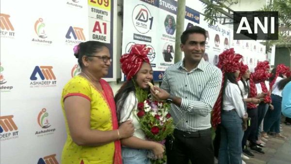 GSEB 12th Result OUT: गुजरात बोर्ड ने जारी किए 12वीं कॉमर्स और आर्ट स्ट्रीम के नतीजे, 73 प्रतिशत बच्चे पास