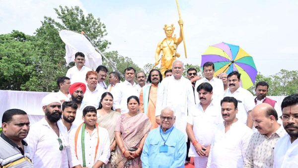 Bastar: कृषि महाविद्यालय में शहीद गुंडाधुर की मूर्ति की स्थापना, CM भूपेश बघेल ने किया अनावरण