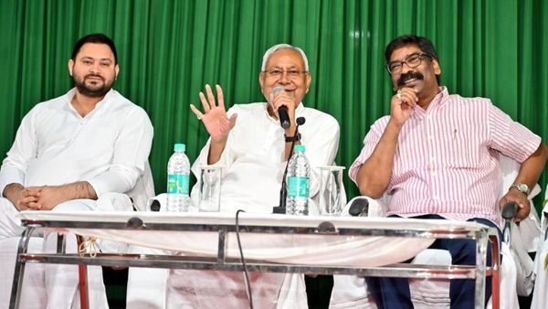 Jharkhand: रांची में हेमंत सोरेन से मिले नीतीश, विपक्षी एकता को लेकर हुई बात, केंद्र पर भी बोला हमला