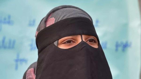कर्नाटक के कालेजों में हिजाब पर लगे प्रतिबंध को क्‍या हटाया जाएगा? जानिए शिक्षा मंत्री का जवाब