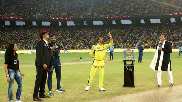 IPL 2023 Final: मैच जीतने के लिए धोनी का 'टोटका', टॉस में किया कुछ ऐसा, जिसने भी देखा वो हैरान!
