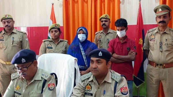 Love Affair: दोस्त के साथ रोमांस करती थी पत्नी, पकड़ी गई तो पति के साथ मिलकर प्रेमी को मार डाला