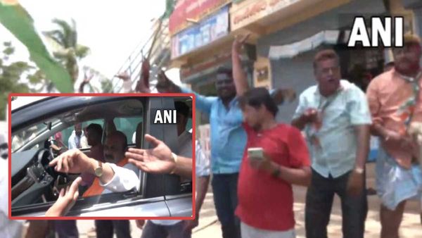 Karnataka Result: कांग्रेस कार्यकर्ताओं के जश्न में फंसा सीएम बोम्मई का काफिला, काफी देर तक करना पड़ा इंतजार