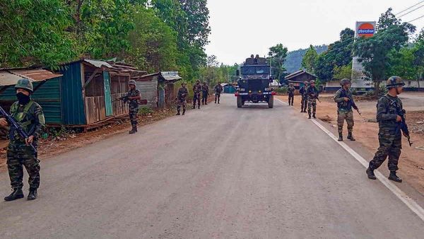 मणिपुर के बाद मेघालय में तनाव, शिलांग में दो समुदायों के बीच झड़प, 16 गिरफ्तार