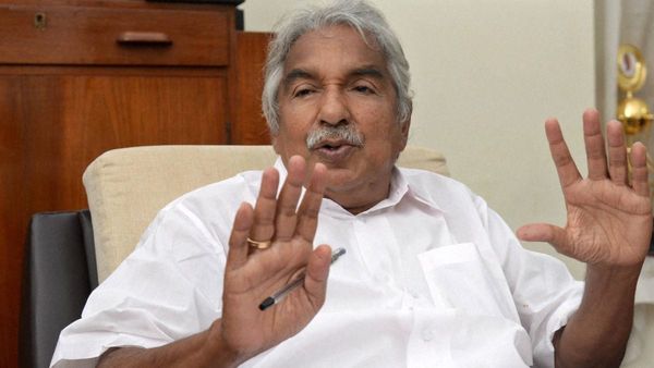 केरल के पूर्व सीएम ओमन चांडी की फिर बिगड़ी तबीयत, अस्पताल में हुए भर्ती, बेटे ने लिखा सब दुआ करें