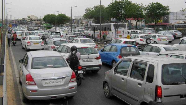 Diesel Vehicles: क्यों दुनिया भर में डीजल वाहनों पर लग रही है रोक? पढ़ें यह विशेष रिपोर्ट