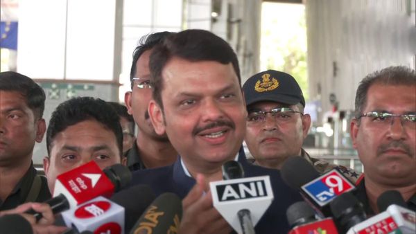 SC फैसले के बाद बोले डिप्टी सीएम देवेंद्र फडणवीस, कहा- स्पीकर पर दबाव बनाने की कोशिश कानूनी प्रक्रिया के खिलाफ