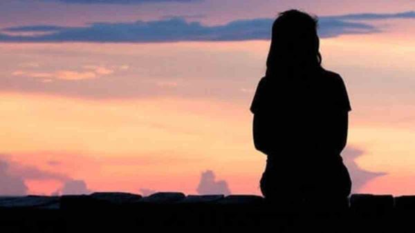 Loneliness: दुनिया पर भारी, अकेलेपन की महामारी