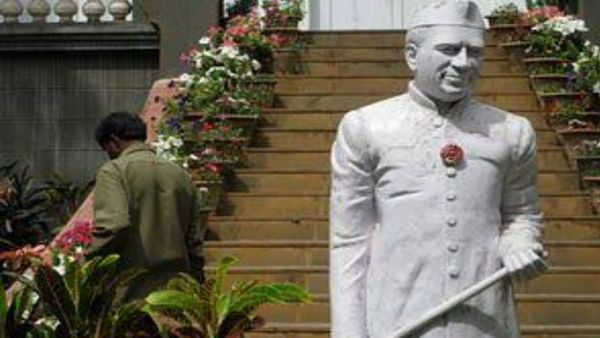 Jawaharlal Nehru: धार्मिकता से दूर रहे लोकतांत्रिक नेहरु