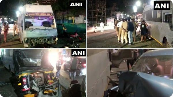 Vanity Van Brake Fail: पुणे में भीषण सड़क हादसा, दो लोगों की मौत, पांच जख्मी