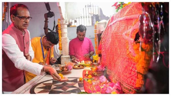 CM Shivraj ने मां कंकाली देवी का पूजन किया, गौरव दिवस में बोले, विकास में कमी नहीं छोड़ेंगे
