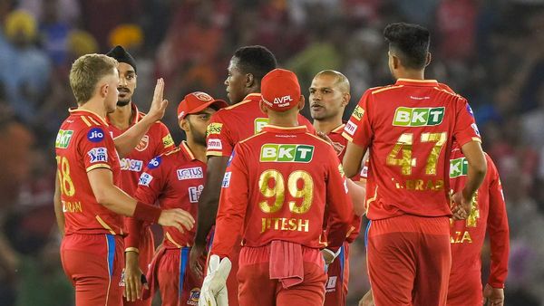 PBKS vs MI: मोहाली की बारिश का मैच पर असर, जानिए कैसा रहेगा आज के मुकाबले में मौसम और पिच का मिजाज