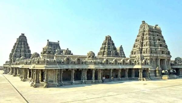 तेलंगाना सरकार का बड़ा कदम, सभी प्रमुख मंदिरों में चढ़ेगा बाजरे का प्रसाद