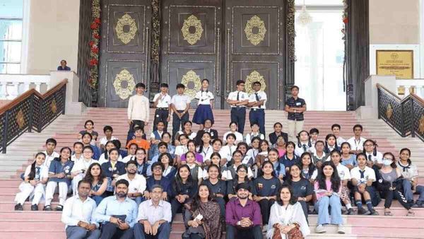 40 स्कूल निर्वाचन क्षेत्रों के चुनाव अधिकारियों ने तेलंगाना सचिवालय का किया दौरा